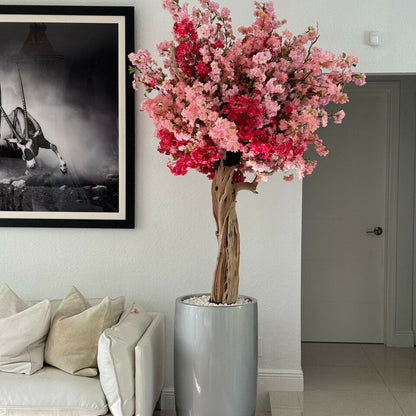 Lissabon-Vase in glänzendem Silber mit personalisierten dreifarbigen pinken Kirschblüten